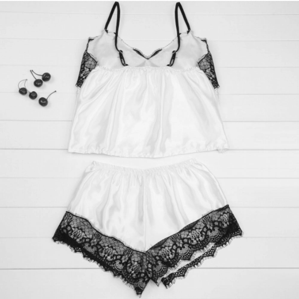 Fashionable And Comfortable Lace Suspender Pajamas Set
