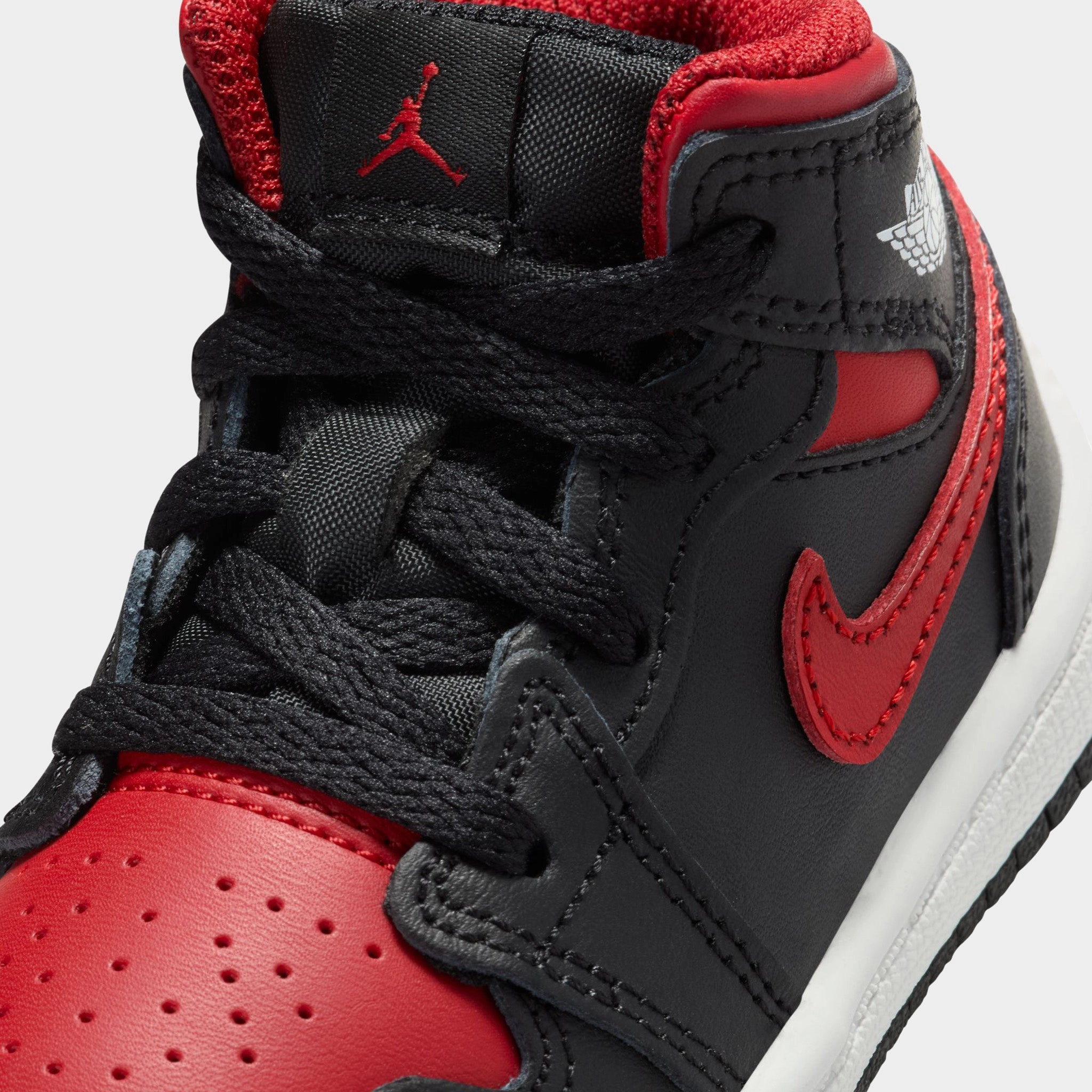 Jordan 1 Mid TD Black / Varsity Red - Summit White