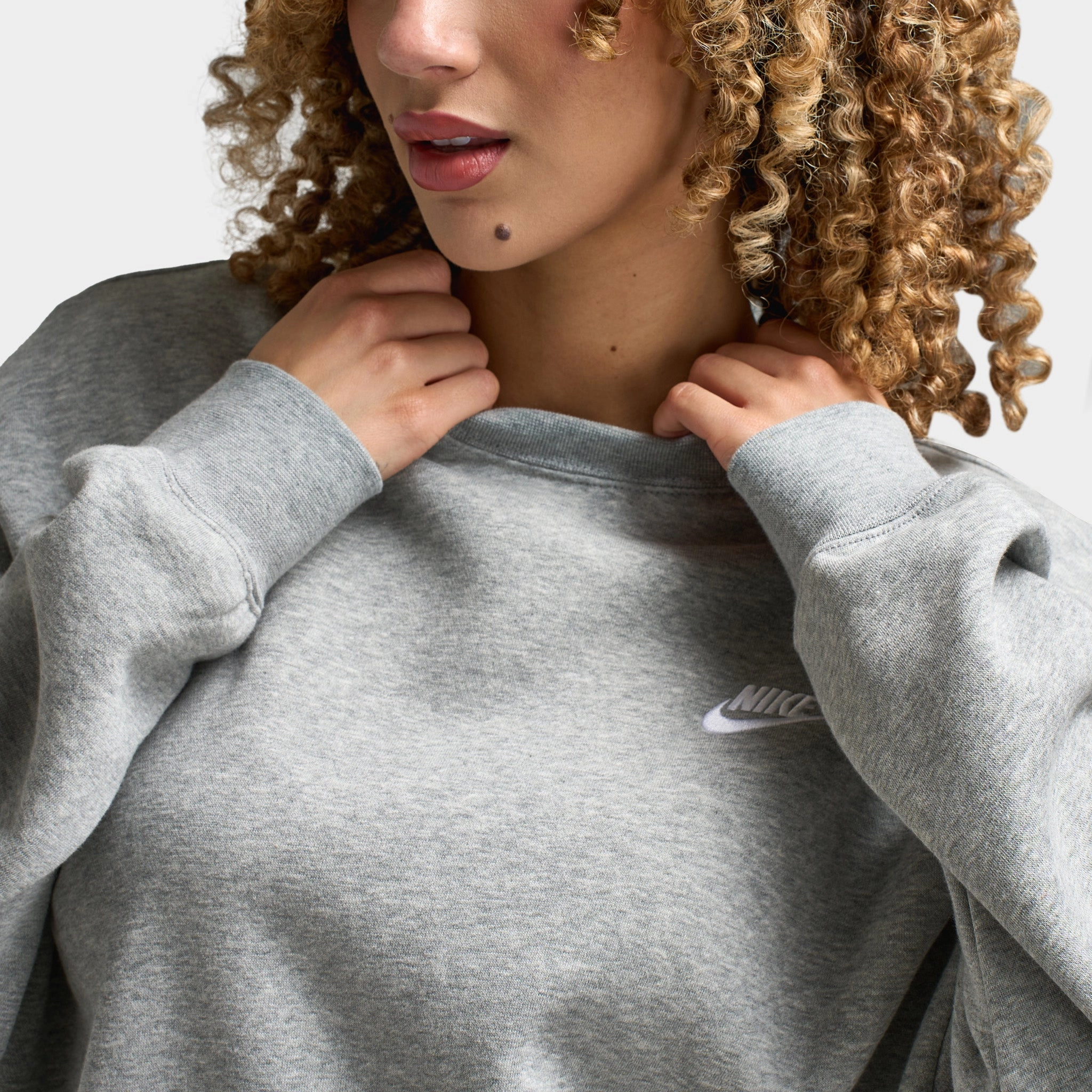 Nike Sportswear Women's Club Fleece Loose Crewneck Dark Grey Heather / White