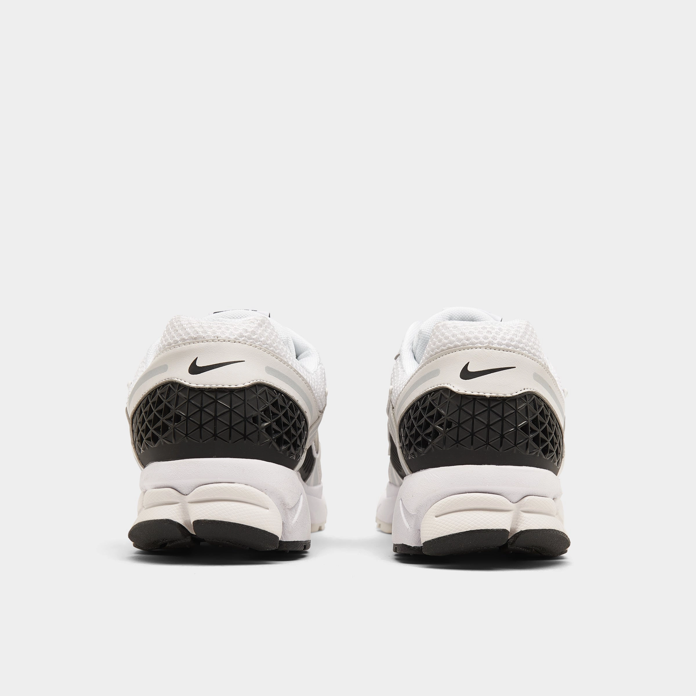 Nike Zoom Vomero 5 White / Silver - Black