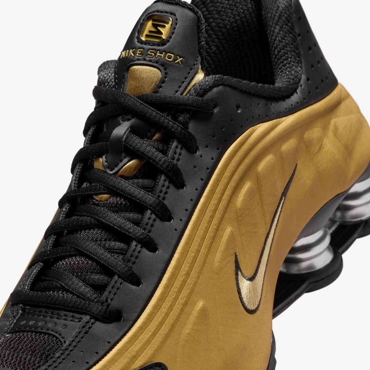 Wmns Shox R4
